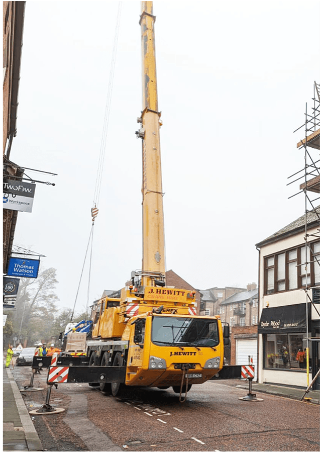 Crane lift Coniscliffe House, 186 PS